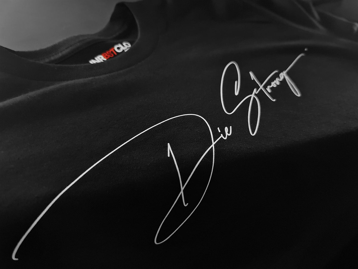 DIE STRONG SIGNATURE TEE image 1