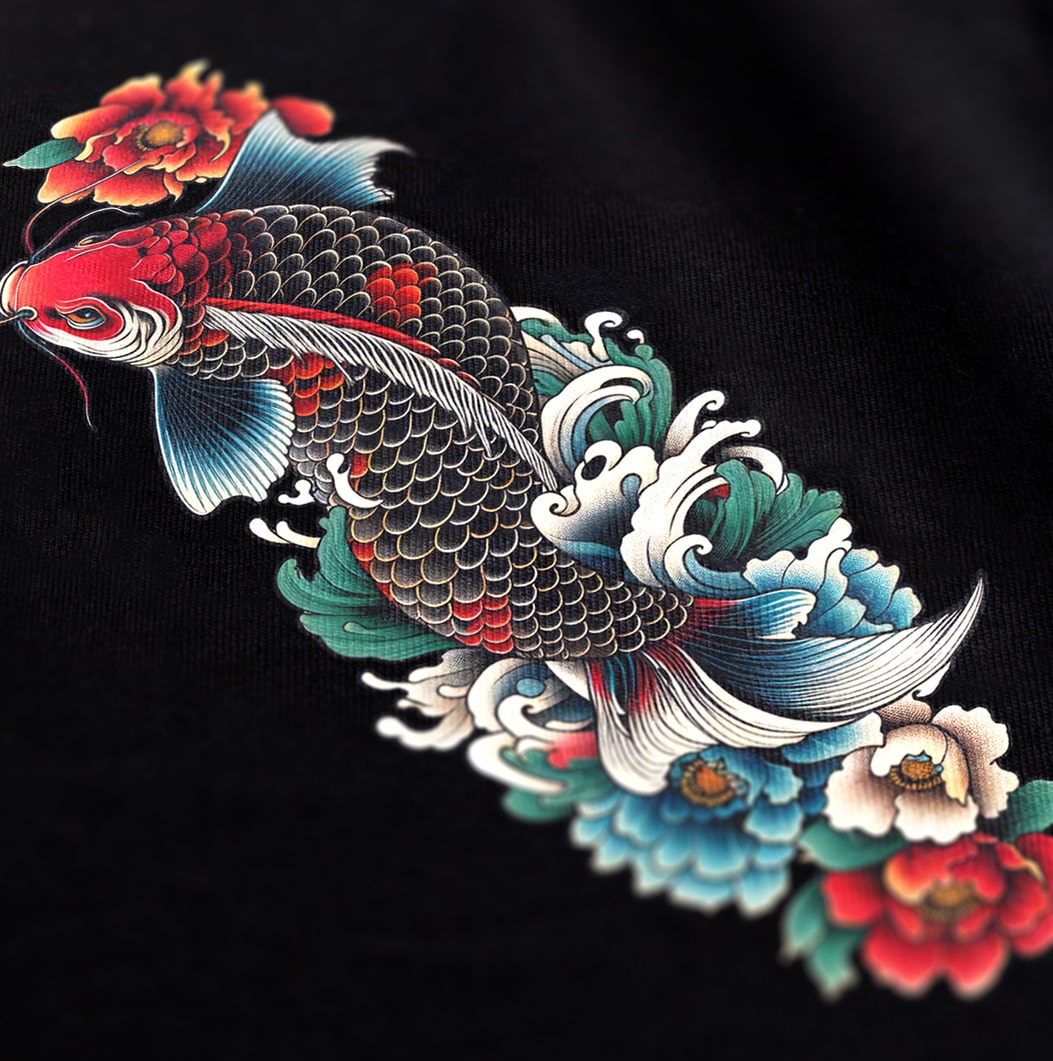 KOI FISH SIDE PRINT TEE image 1